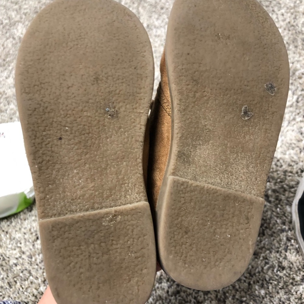 Shoes - Picture 4 of 5